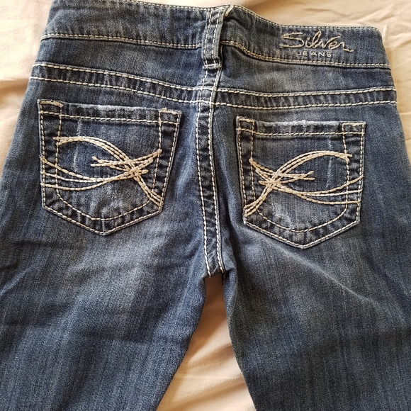 Silver Tuesday Distressed Blue Jean Capri Pants - Picture 9 of 13